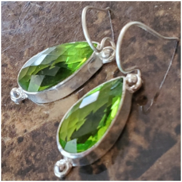 Jewelry - Genuine 14cttw Faceted Peridot Earrings 1.10" long